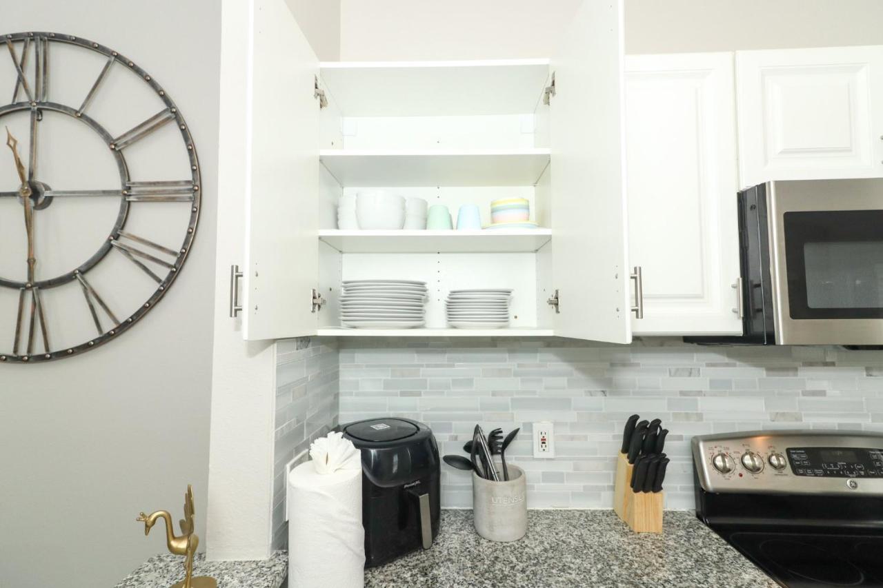 Lilys Stylish Villa Close To Disney Ideal For Long Stays 올랜도 외부 사진